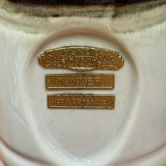 Vintage 1965 Muncie Rifle and Pistol Club Ceramic Winner Trophy Mug Ashtray Set - Picture 6 of 7